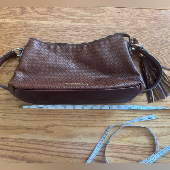 Liz Claiborne Tan Brown Faux Leather Woven Shoulder Bag Tassle - Picture 6 of 8